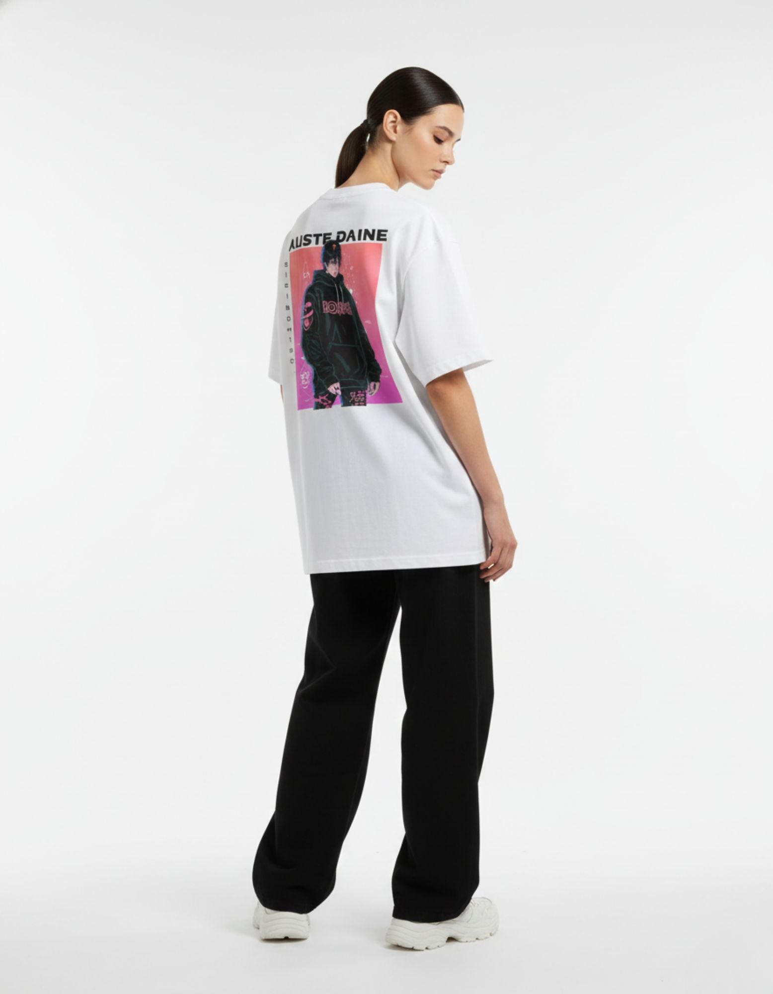 Female model wearing a GENZs Fashion white aesthetic t-shirt with a high-quality anime print on the back.