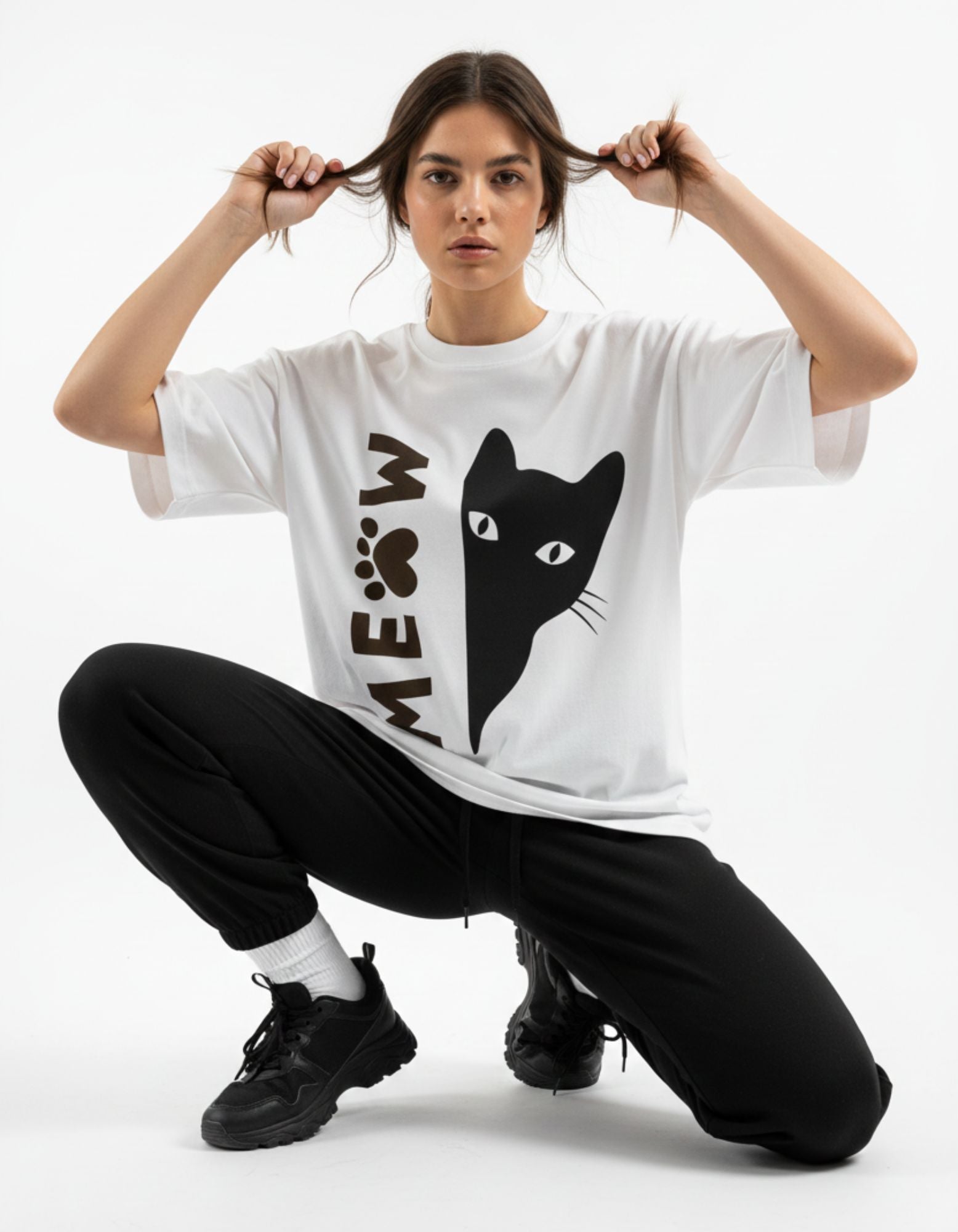GENZs Fashion white baggy t-shirt with "MEOW" cat graphic, premium heavyweight cotton streetwear for a Gen Z aesthetic.